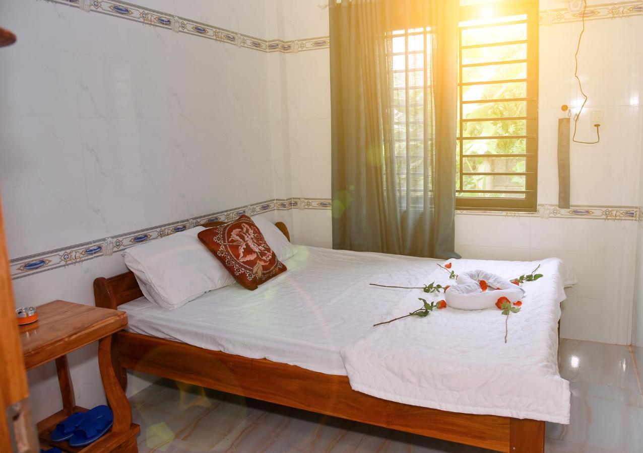 Hotel Nha Nghi Hoa Muoi Gio Tan Tao Exteriér fotografie