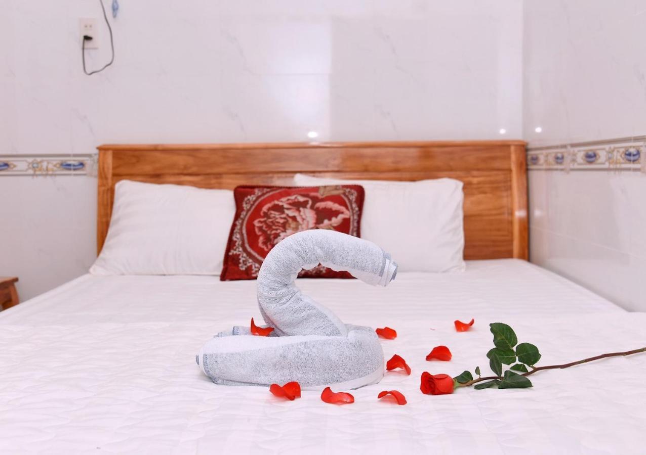 Hotel Nha Nghi Hoa Muoi Gio Tan Tao Exteriér fotografie